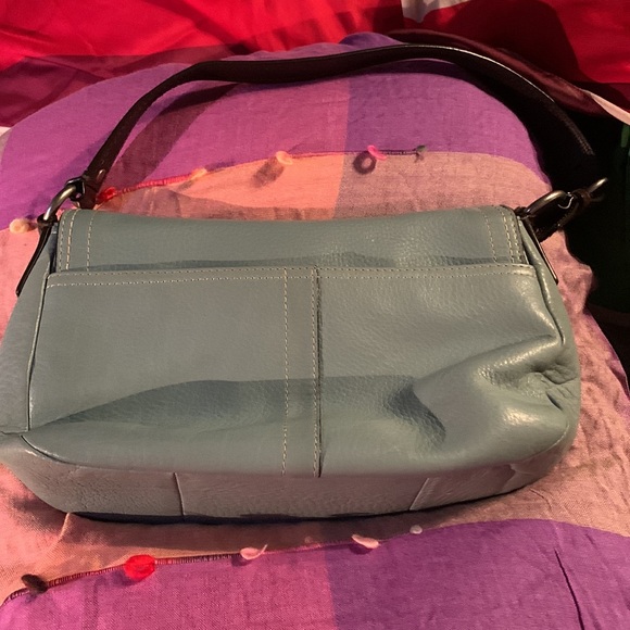 Super clean coach in a robins egg blue - Picture 3 of 11